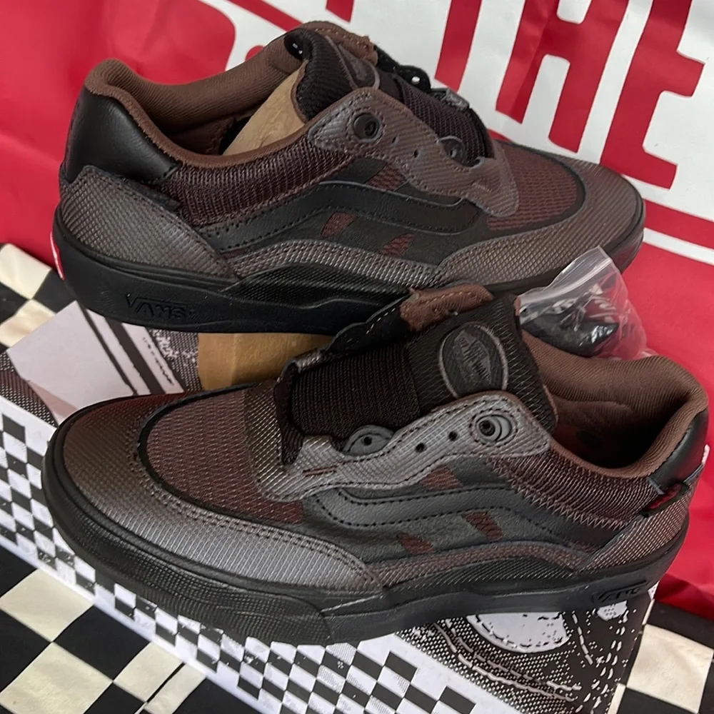 Vans Men’s Wayvee Justin Henry Coffee Bean sneakers